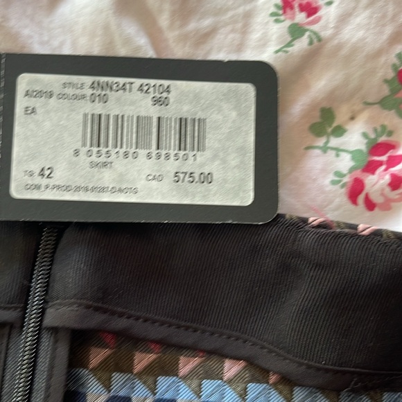 BNWT Giorgio Armani skirt - Picture 7 of 7